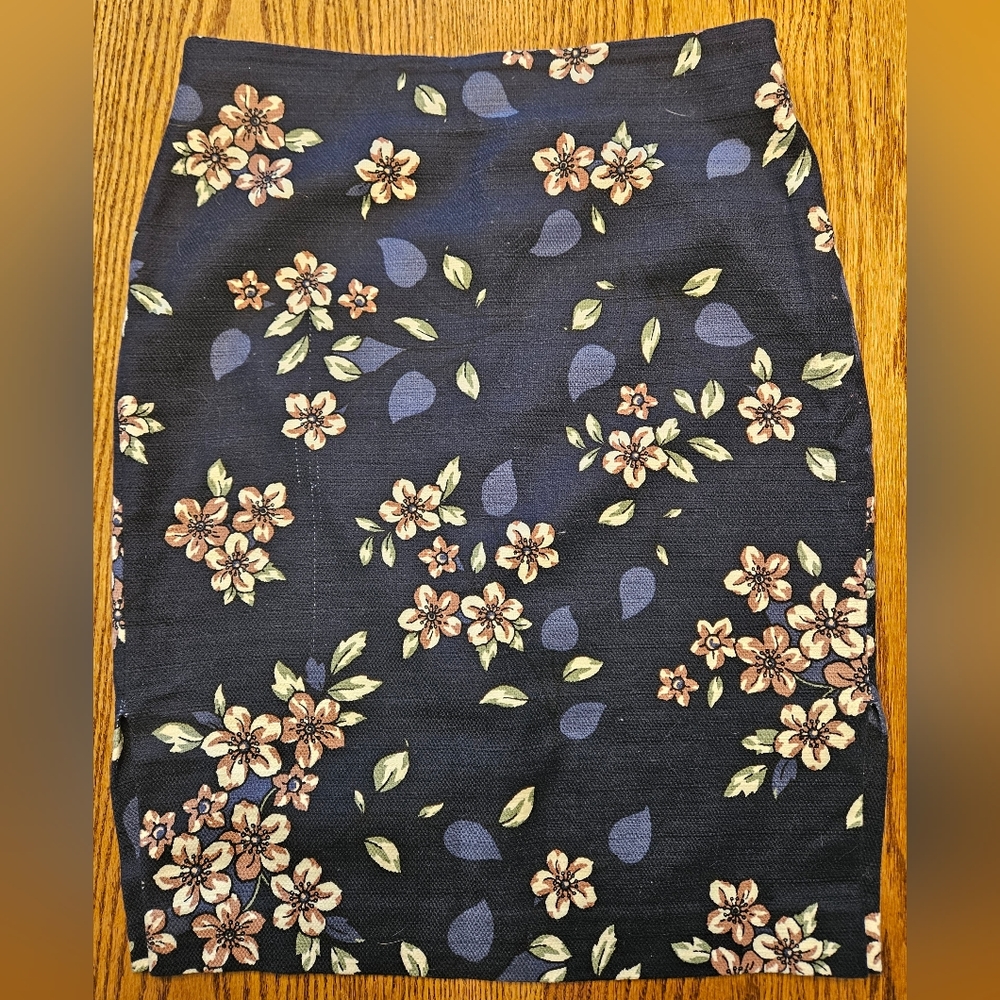 LOFT Outlet Floral Pencil Skirt